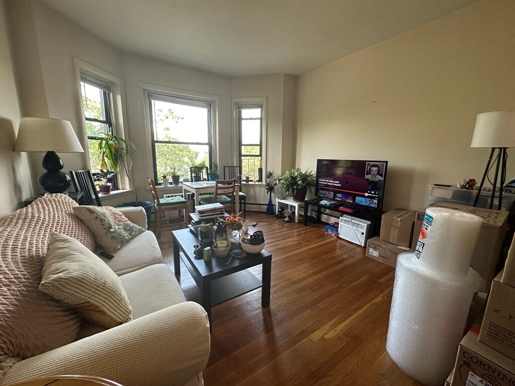 Building Photo - 1148 Commonwealth Ave