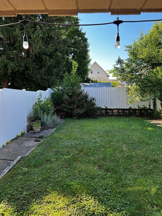 Building Photo - 308 North Blakely Street