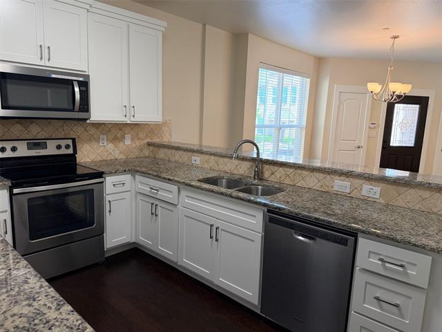 Building Photo - 210 Belleville Dr