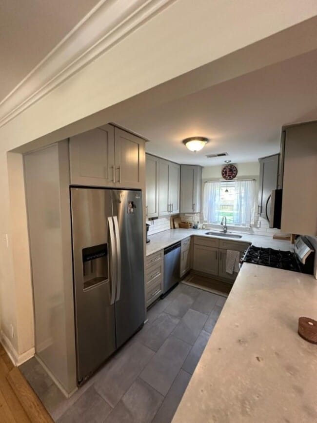 Building Photo - 1221 W Perkins Rd