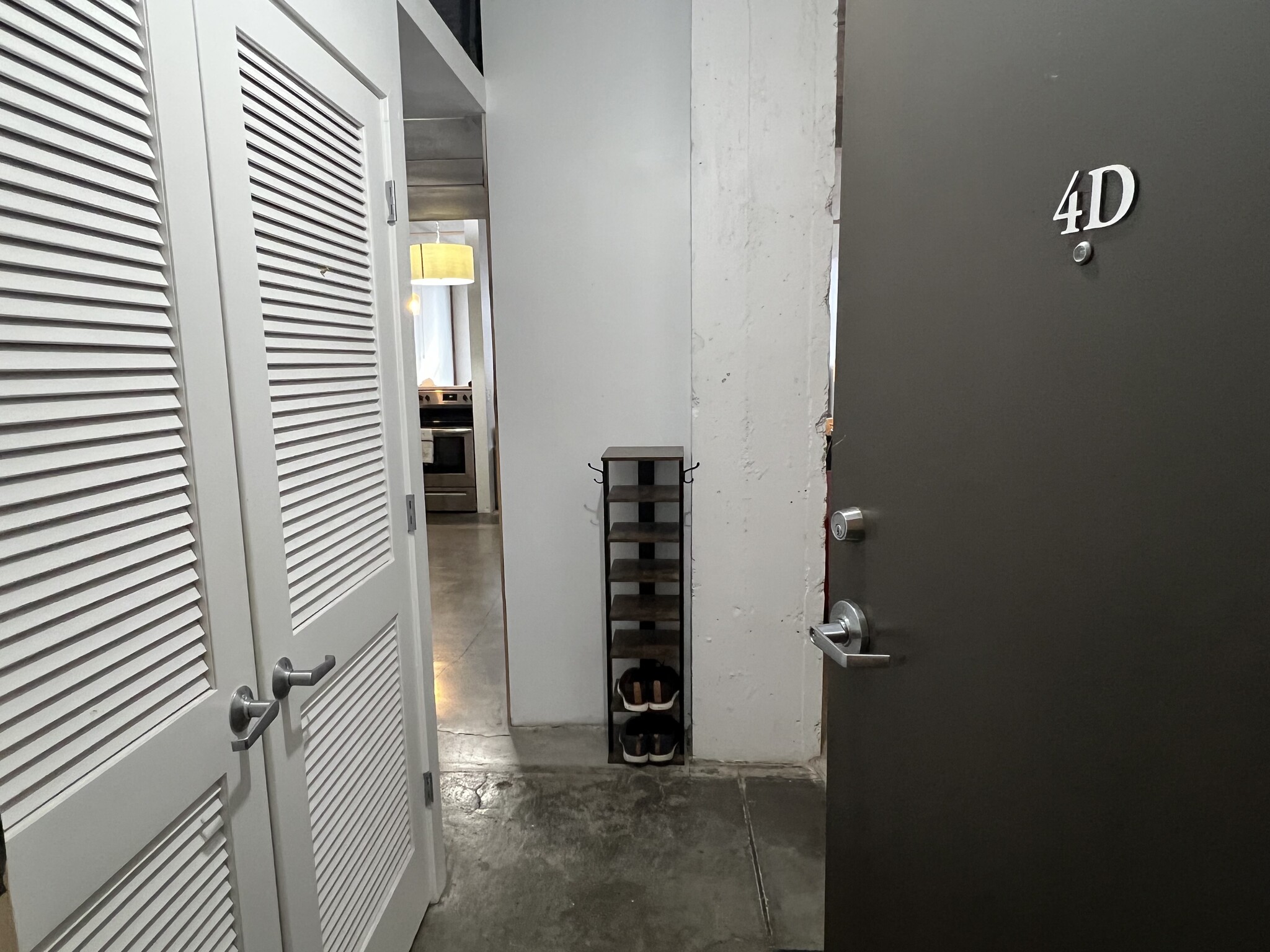 Entry - 523 Grand Blvd