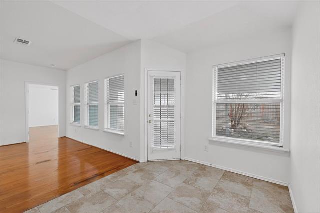 Building Photo - 721 Somerset Dr