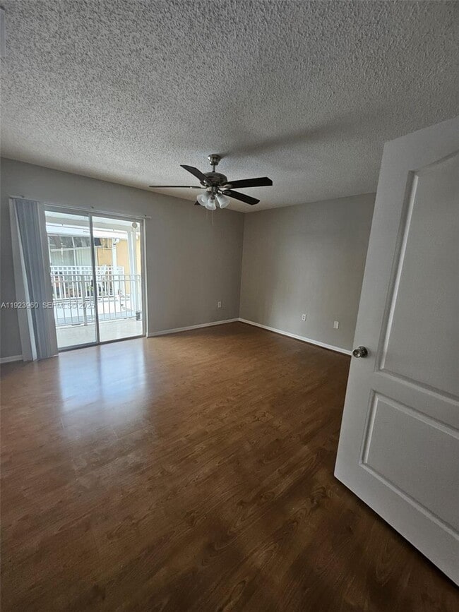 Building Photo - 2527 W 76th St