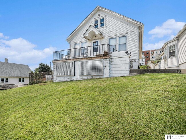 Building Photo - 815 Pierce St