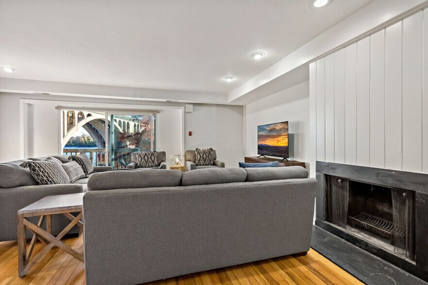 Building Photo - 3303 Water St NW