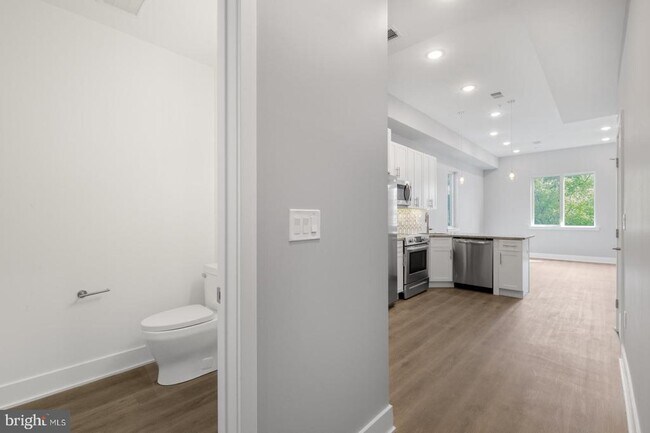 Building Photo - 2119 N Front St