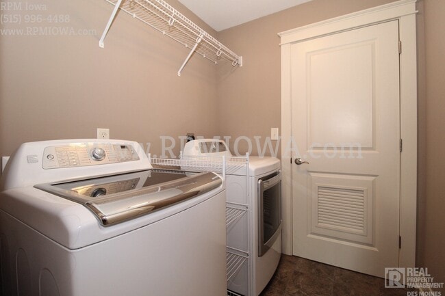 Building Photo - JOHNSTON SCHOOLS!! 3 Bed 2.5 Bath Townhome in Grimes