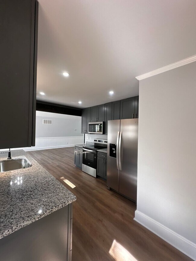 Building Photo - RENTAL HOME 4BD/3BTH