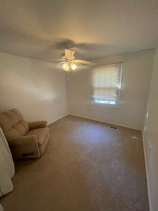 Building Photo - 7964 Covington Ave