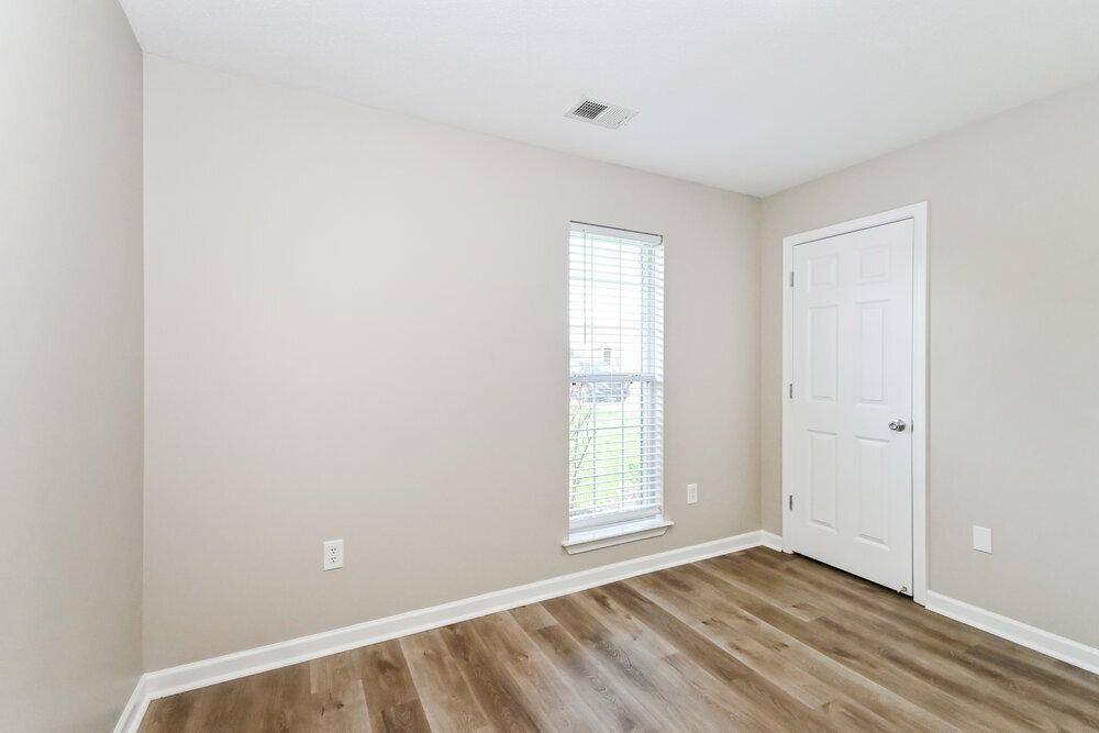 Building Photo - 1540 Madison Cove W