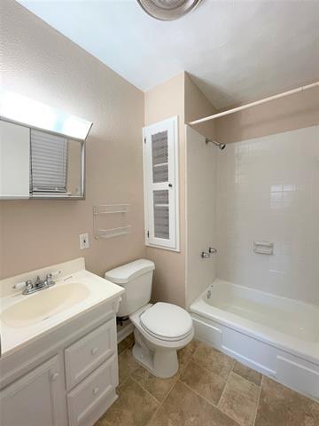 Building Photo - 2317 English Dr