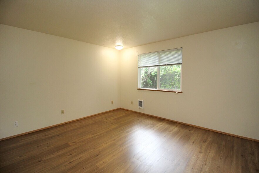 Building Photo - 548 NE Tillamook St
