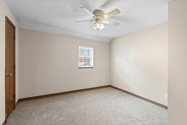 Building Photo - Adorable Home Walking Distance to KU Med & 39th Street