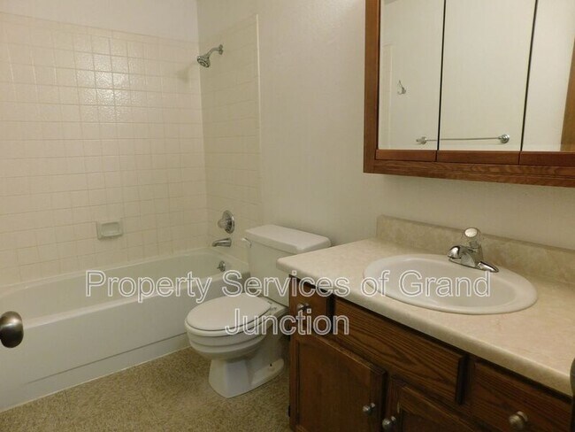 Building Photo - 568 Dawn Ct