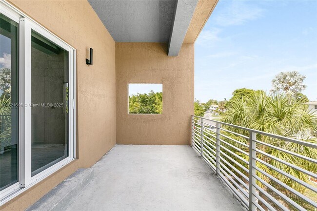 Building Photo - 1123 NE 23rd Terrace