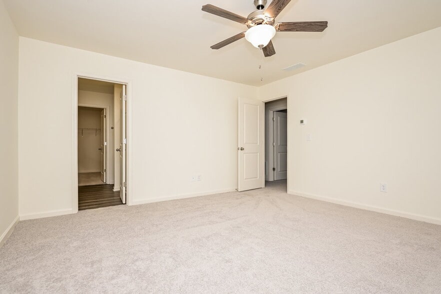 Building Photo - 7661 Saffron Ave