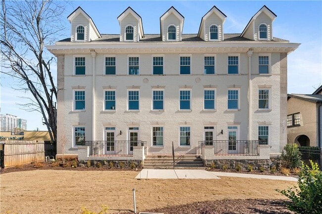 Building Photo - 2909 Peachtree Rd NE