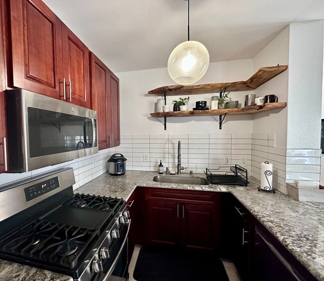 Building Photo - For Rent - [Sun Rise] 91-265 Hanapouli Cir...