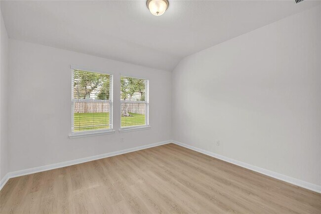 Building Photo - 113 Charro Ct