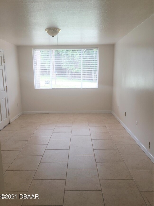 Building Photo - 135 Highland Ave