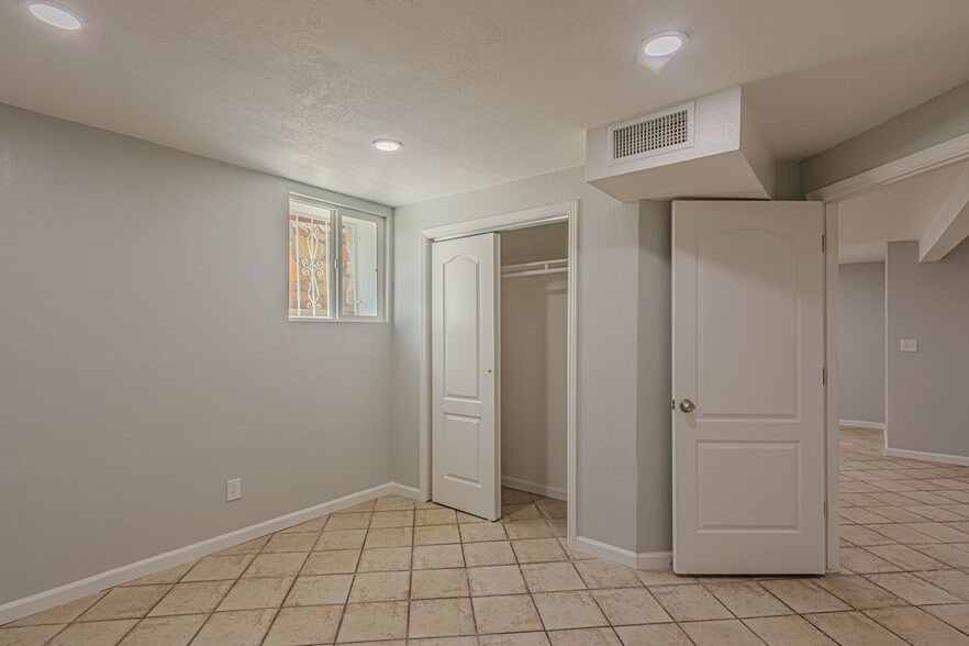 Building Photo - 1127 N El Paso St