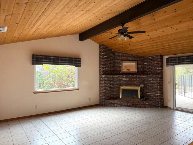 Building Photo - 5523 Freeman Cir