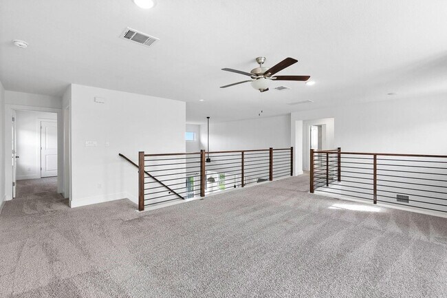 Building Photo - 829 Dayridge Dr
