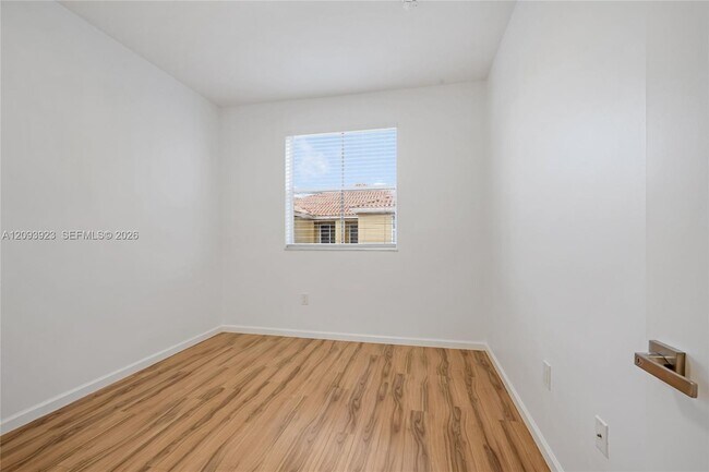 Building Photo - 642 SW 106th Ave