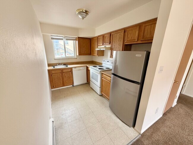 Kitchen - 3650 Upham
