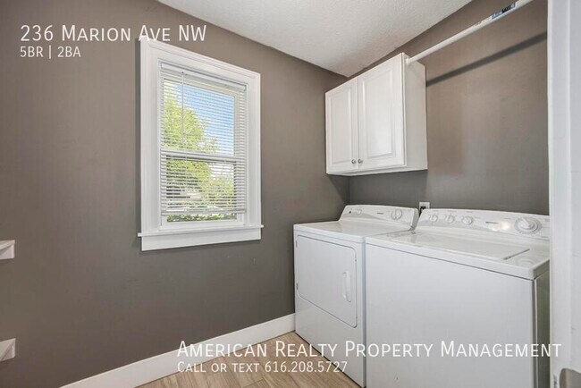 Building Photo - 236 Marion Ave NW