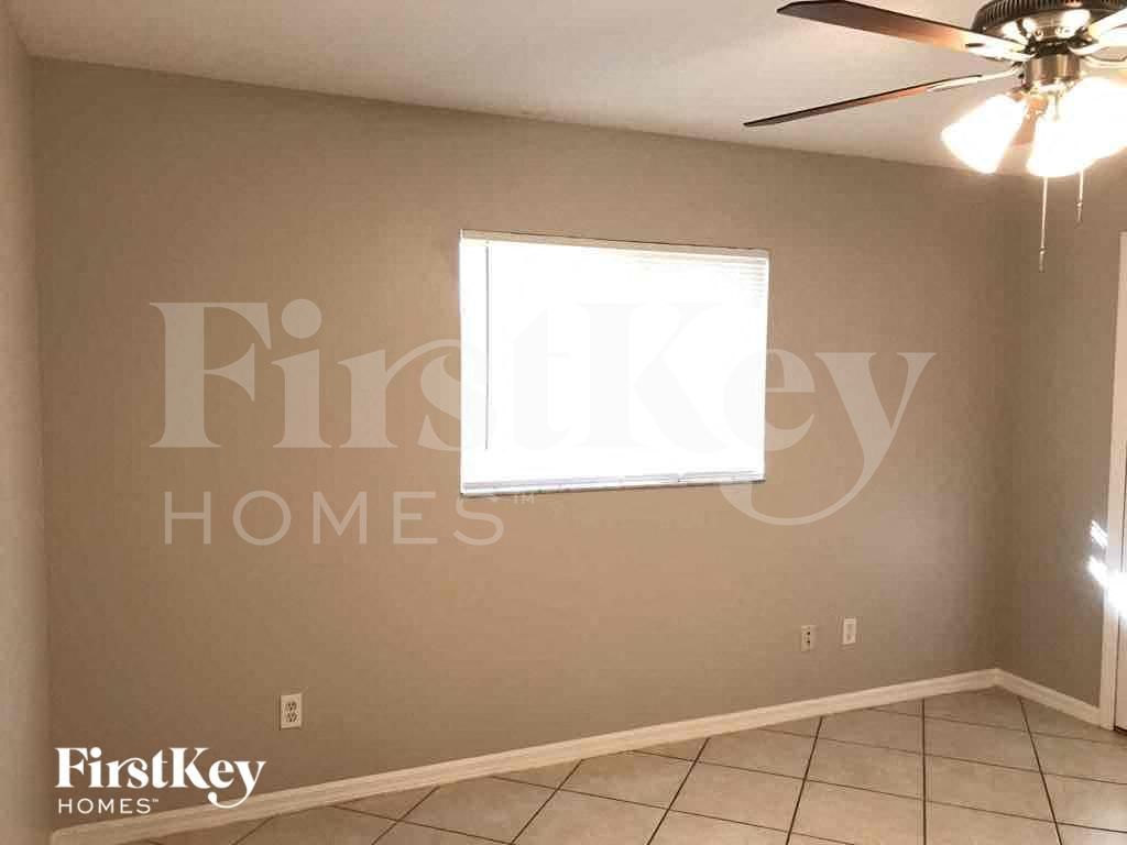 Building Photo - 4103 10th St SW