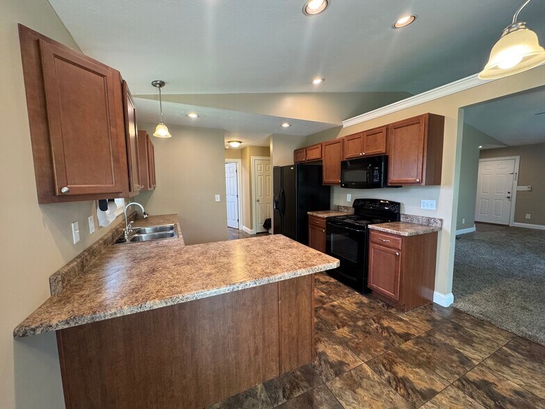 Another view of kitchen. - 1343 Easy St