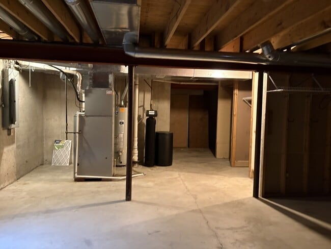 Building Photo - 655 Hill St