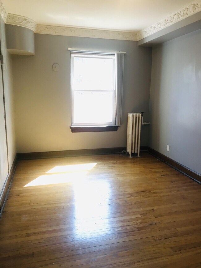 Building Photo - 727 N Capitol Ave