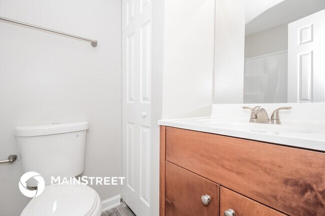 Building Photo - 2704 Aruba Dr