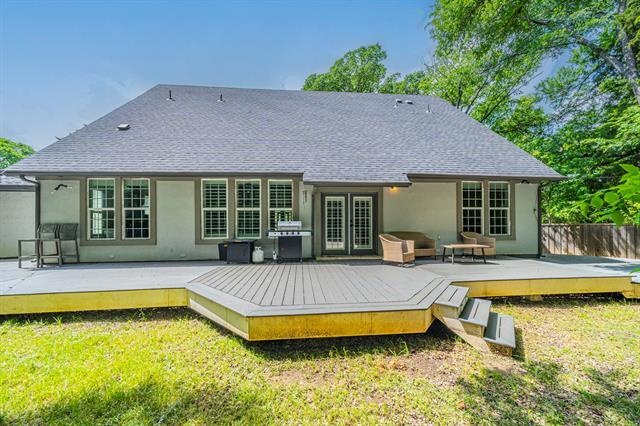 Building Photo - 1115 Douglas Dr