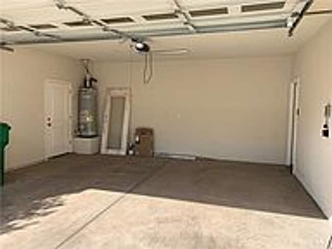 Building Photo - BEAUTIFUL  3  BEDROOM 2 BATH  HOME!