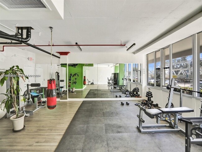 Building Photo - 7545 E Treasure Dr