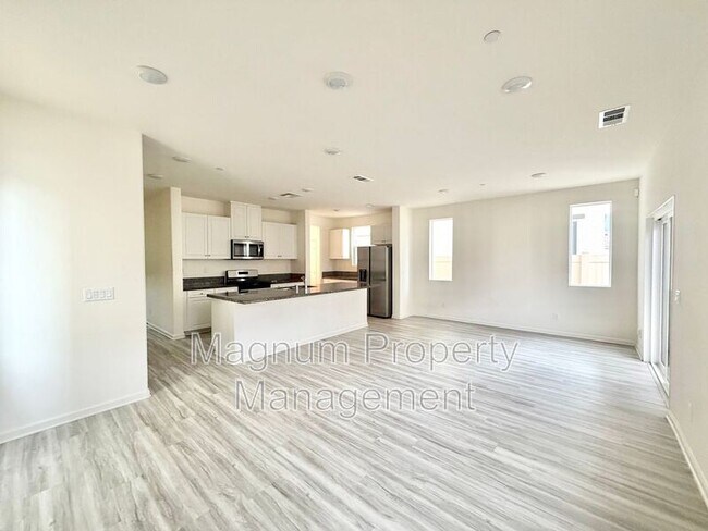 Building Photo - 25161 Harmony Ave