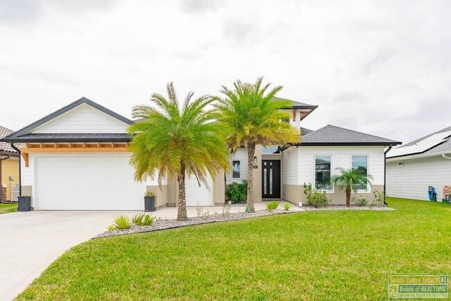 Building Photo - 100 Torrey Pines Dr