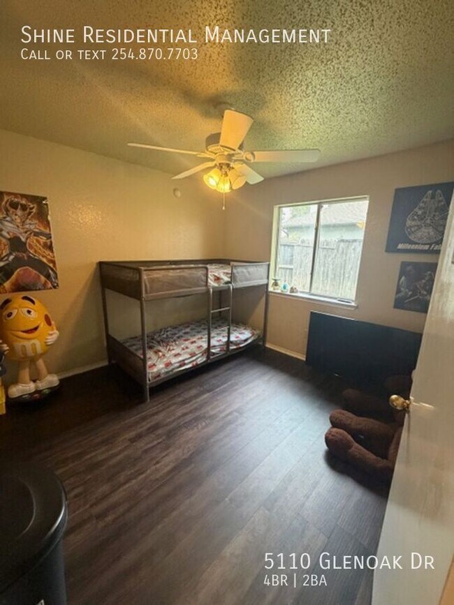 Building Photo - 5110 Glenoak Dr