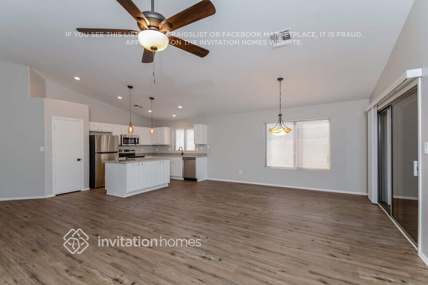 Building Photo - 14938 N 132nd Ln