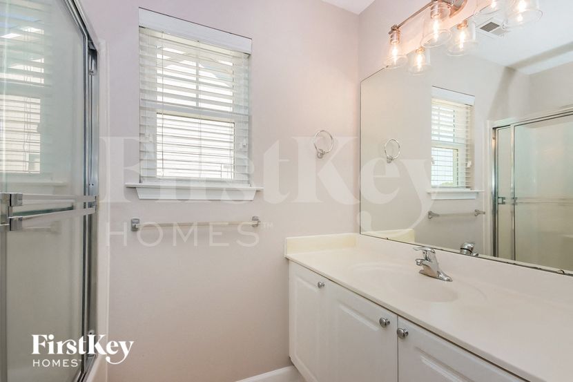 Building Photo - 8125 Rolling Meadows Ln