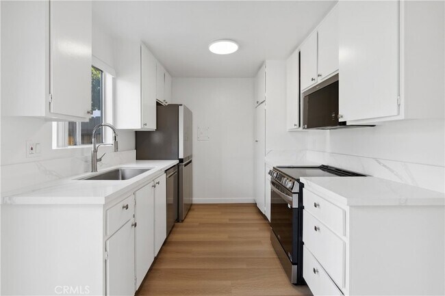 Building Photo - 654 Ohio Ave