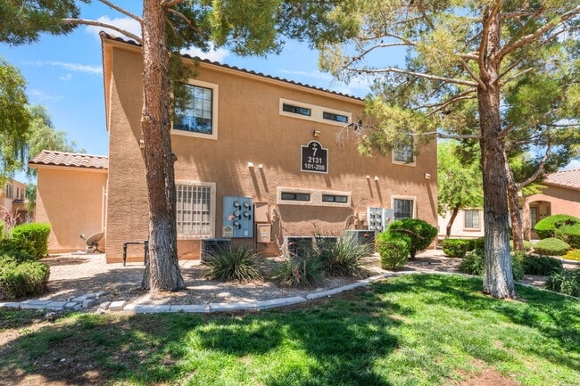 Building Photo - Stylish Condo with Modern Upgrades!