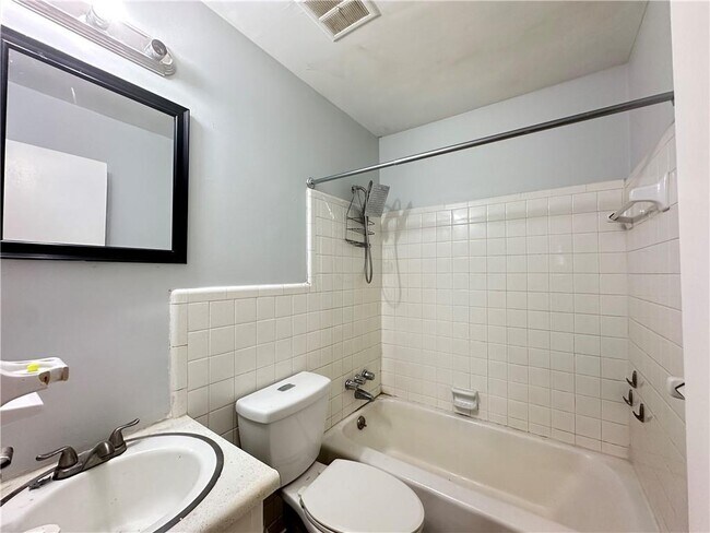 Building Photo - 967 Pine Roc Dr