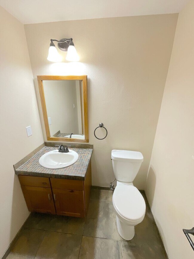 Building Photo - 5 Bedroom Home, 4.61 Acres, Available Near W Woodmen Rd & Westwood Rd!