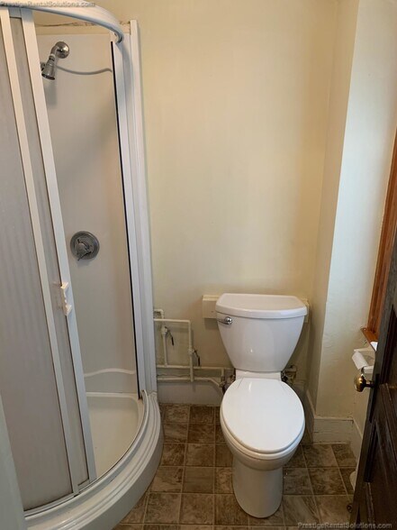 Building Photo - 194 Fairmount Ave