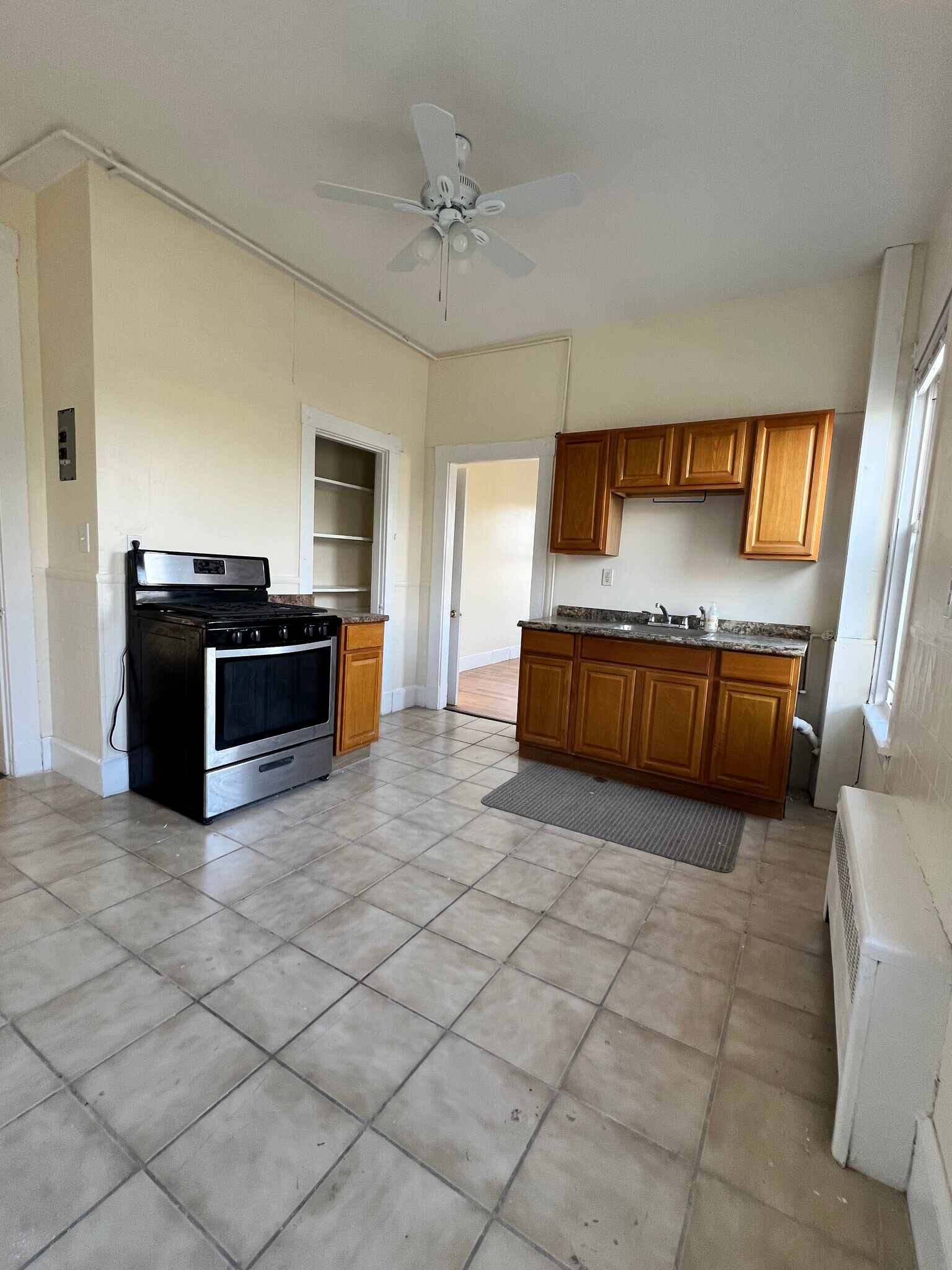 Kitchen - 270 Norfolk St