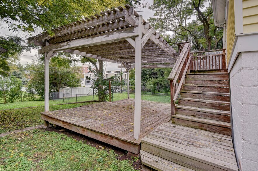 Building Photo - 816 N 43rd St